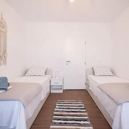Апартаменты With A Parking Space - Diklo, - 23042