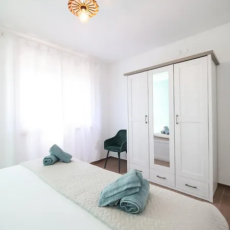 With A Parking Space - Diklo, - 23042 Задар